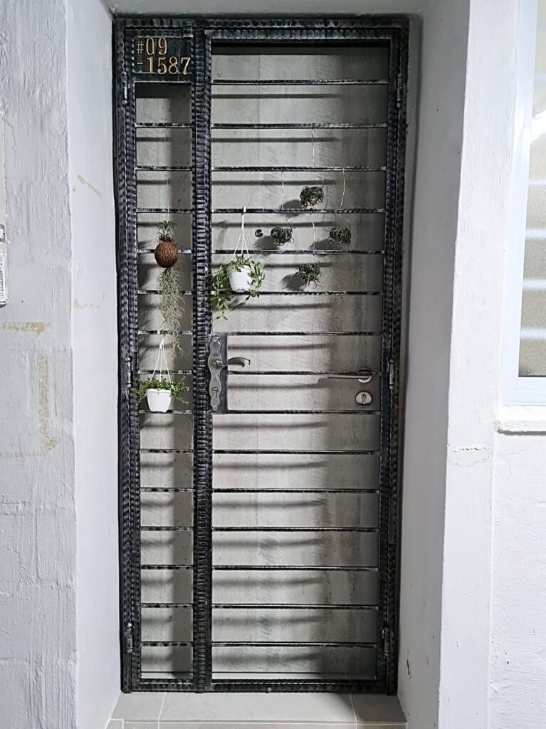 horizontal wrought iron metal gate