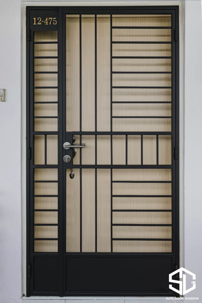 decorative gate iwth bottom panel